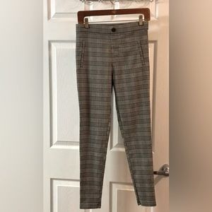 ZARA GRAY PLAID LEGGSINGS SIZE S